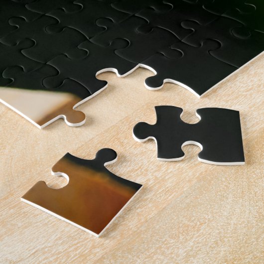 Puzzle Oiseau à plumes foncées mangeant de la noix de coc (Côté)