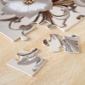 Puzzle orné de fleurs blanches (Côté)