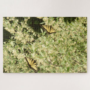 Puzzle Papillons à queue épineuse sur arbuste à fleurs