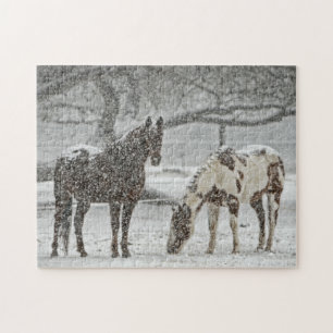 Puzzle Peinture, Chevaux Brown debout dans la neige tomba
