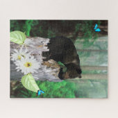 Puzzle Petit ourson brun sur une souche d'arbre, (Horizontal)