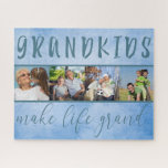 Puzzle Petits-enfants font la vie Grand 4 Photo Collage B<br><div class="desc">Ce puzzle est un cadeau photo amusant pour les grands-parents. Vous pouvez ajouter 4 de vos photos préférées des petits-enfants, qui sont affichés en format carré, style bande photo. Le simple collage est encadré par le dicton "petits-enfants font grandir la vie" et est placé contre un arrière - plan bleu....</div>