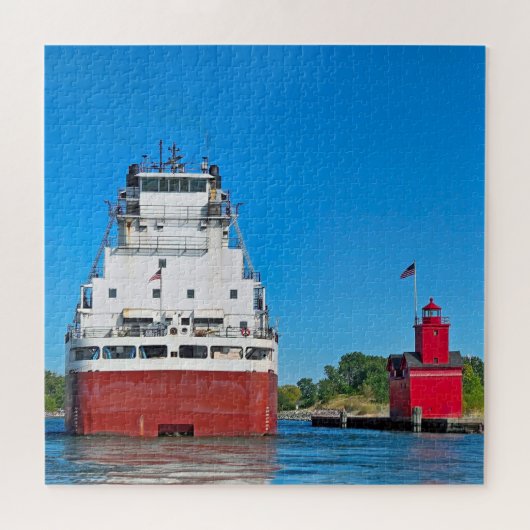 Puzzle Phare Big Red du Michigan et un cargo (Horizontal)