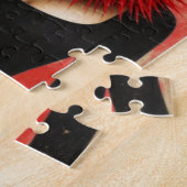 Puzzle Pic-vert en robe noire fantaisie (Côté)