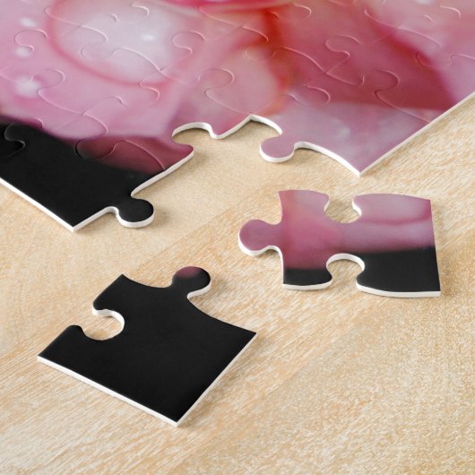 Puzzle Pink Rose w/ Dew Drops Black Background (Côté)