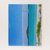 Puzzle Plage de sable blanc îlot d'eau turquoise et voili (Vertical)