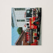 Puzzle Pompe à incendie devant la caserne de pompiers (Vertical)