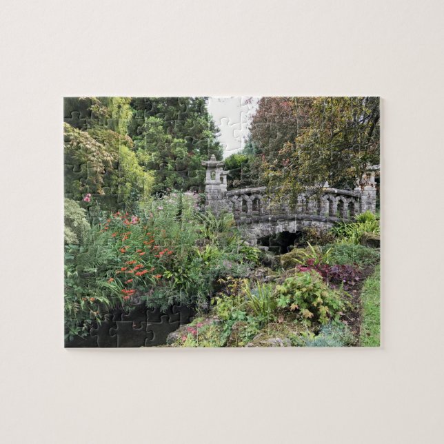 Puzzle Pont de pierre de style japonais dans un jardin (Horizontal)