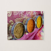 Puzzle Pots d'épices indiens sur Sari rose et or (Horizontal)