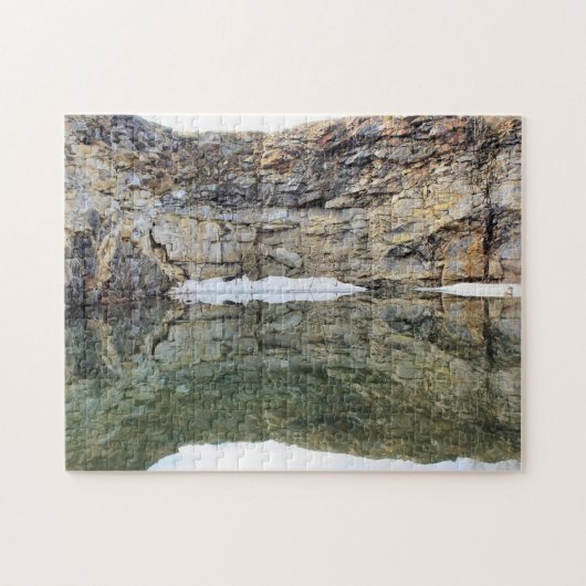 Puzzle Réflexions De Mur De Falaises Rocheuses Dans Pond  (Horizontal)