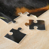 Puzzle Rottweiler Pup Allongé Sur Le Terrain Dans La Forê (Côté)