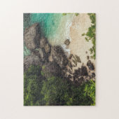 Puzzle Sandy Beach Cove avec arbres verts, rochers et océ (Vertical)