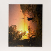 Puzzle Silhouette du pêcheur sur le lac au coucher du sol (Vertical)