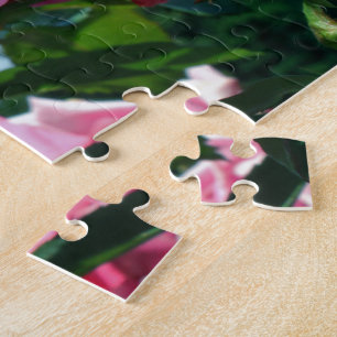 Puzzle Superbe rose rose dans le ciel bleu. Photographie