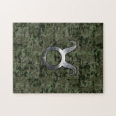 Puzzle Symbole Taurus Zodiac sur Camo numérique vert (Horizontal)