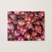 Puzzle Tas des oignons rouges sur le marché (Horizontal)