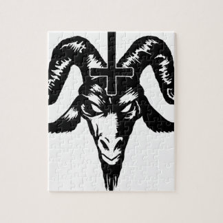 Puzzle Tête satanique de chèvre avec la croix (noir)