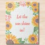 Puzzle Tournesol inspirant<br><div class="desc">Laissez le soleil briller ! Joli,  joyeux tournesol inspiré puzzle. Décoré d'une aquarelle originale de tournesols et de feuillage dans les tons jaune,  vert et corail. Vous pouvez customiser cette affiche en changeant les mots si vous le souhaitez. Aquarelle originale © Michele Davies</div>