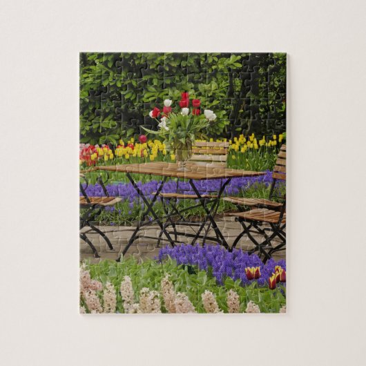 Puzzle Tulipes de table dans le jardin, Jardins de Keuken (Vertical)