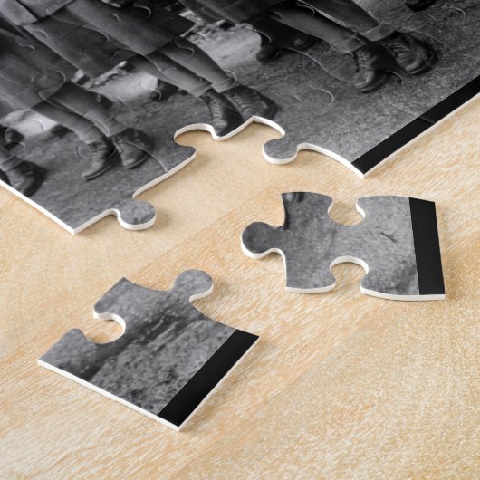 Puzzle Un bureau américain en Afrique inspecte les troupe (Côté)