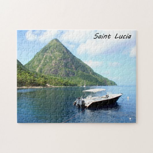 Puzzle Un hors-bord devant les pitons dans la (Horizontal)