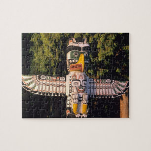 Puzzle Un mât totem à Vancouver, Canada.