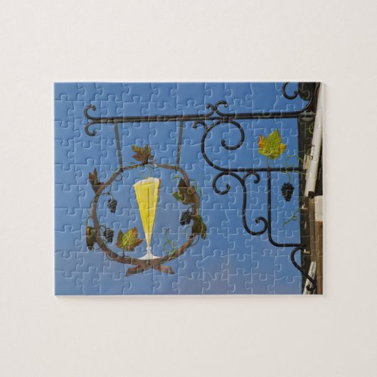 Puzzle Un panneau en fer forgé qui illustre le thème (Horizontal)