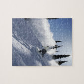 Puzzle Un snowboardeur mâle déchire en poudre dans l'Idah (Horizontal)