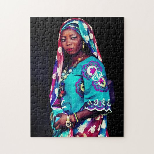 Puzzle Une Dame Africaine Portant Une Robe Turquoise (Vertical)