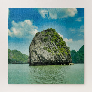 Puzzle Une île rocheuse dans la baie d'Halong au Vietnam