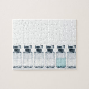 Puzzle Vials contenant des médicaments pour les injection