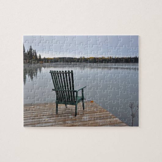 Puzzle Vieux fauteuil par lac (Horizontal)
