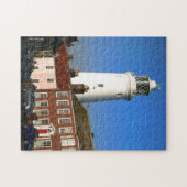 Puzzle vieux phare traditionnel en ville côtière anglaise (Horizontal)