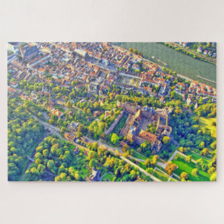 Puzzle Vue aérienne de ville et de château romantiques
