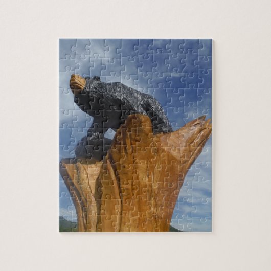 Puzzle Wooden Black / Brown bear with blue sky (Vertical)