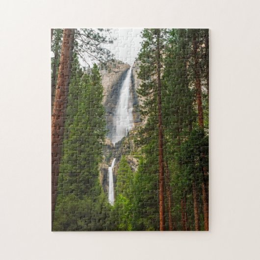 Puzzle Yosemite Falls à travers la forêt (Vertical)
