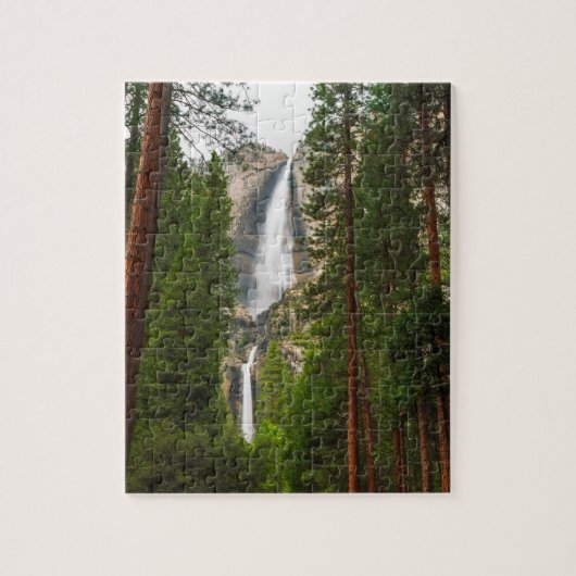 Puzzle Yosemite Falls à travers la forêt (Vertical)