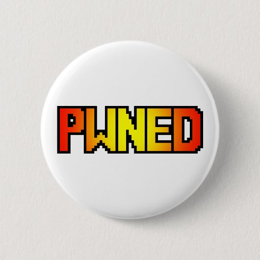 PWNED RONDE BUTTON 5,7 CM (Voorkant)