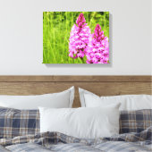 Pyramidal Orchid Canvas Print (Insitu (Slaapkamer))