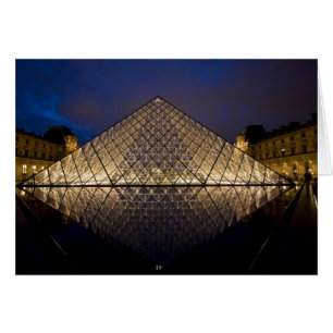 Pyramide du Louvre par l'architecte I.M. Pei à