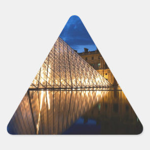 Pyramide in het Louvre Museum, Parijs, Frankrijk Driehoek Sticker