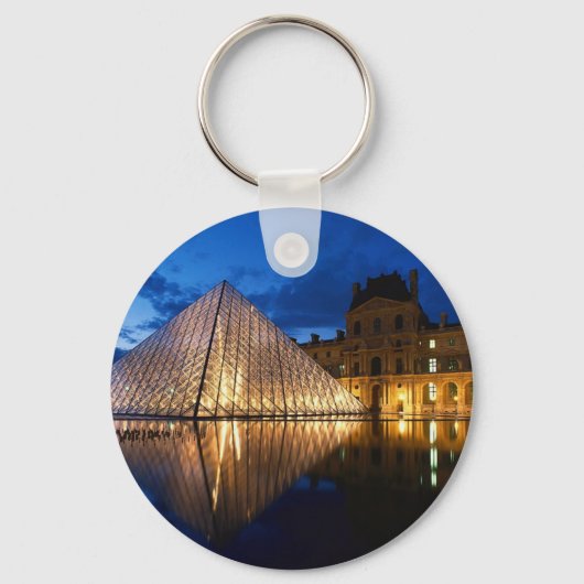 Pyramide in het Louvre Museum, Parijs, Frankrijk Sleutelhanger (Voorkant)