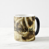 Pyroclastische gloed MRNStudios Magische Mok (Voorkant rechts)