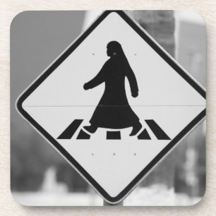 Qatar, Ad Dawhah, Doha. Arabisch voetganger 3 Bier Onderzetter