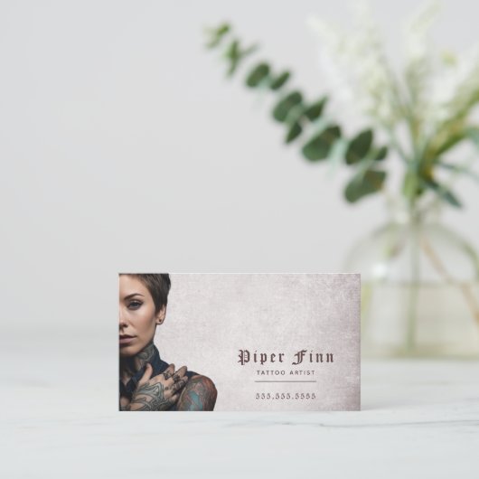 QR Code Aangepaste Paarse Demask Tattoo Artist Visitekaartje (Staand voorkant)