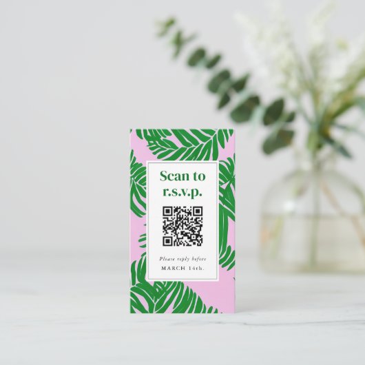 QR Code Beach Weddenschap RSVP roze groene palmboo Informatiekaartje (Staand voorkant)