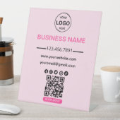 QR Code Business Spa Logo Social Media Roze Reclamebord Met Voetstuk (Insitu)