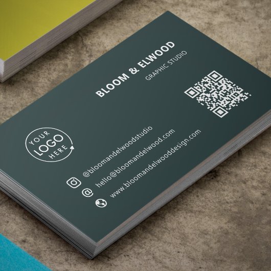 QR Code Eenvoudige Moderne Minimale Groene Logo Visitekaartje