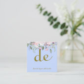 QR-code Elegant Light Blue Floral Cosmetics Vierkante Visitekaartje (Staand voorkant)