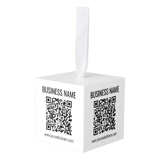  QR-code en bedrijfsnaam Kubus Ornament (Voorkant hoekig)